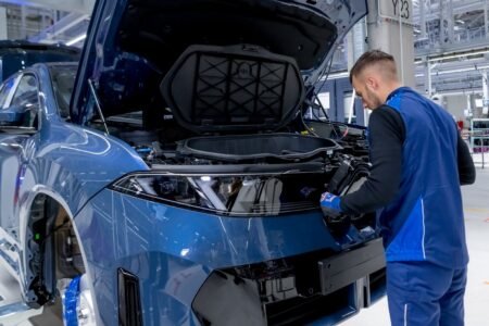 BMW Group Werk Debrecen produziert 50.000sten BMW iX3